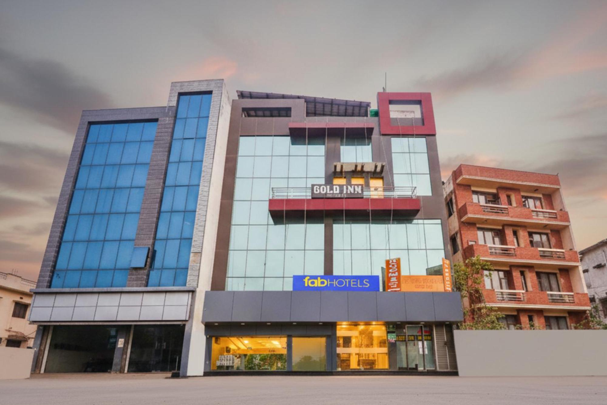 Where to Stay Near the Airport: 6 Best Hotels in West Delhi