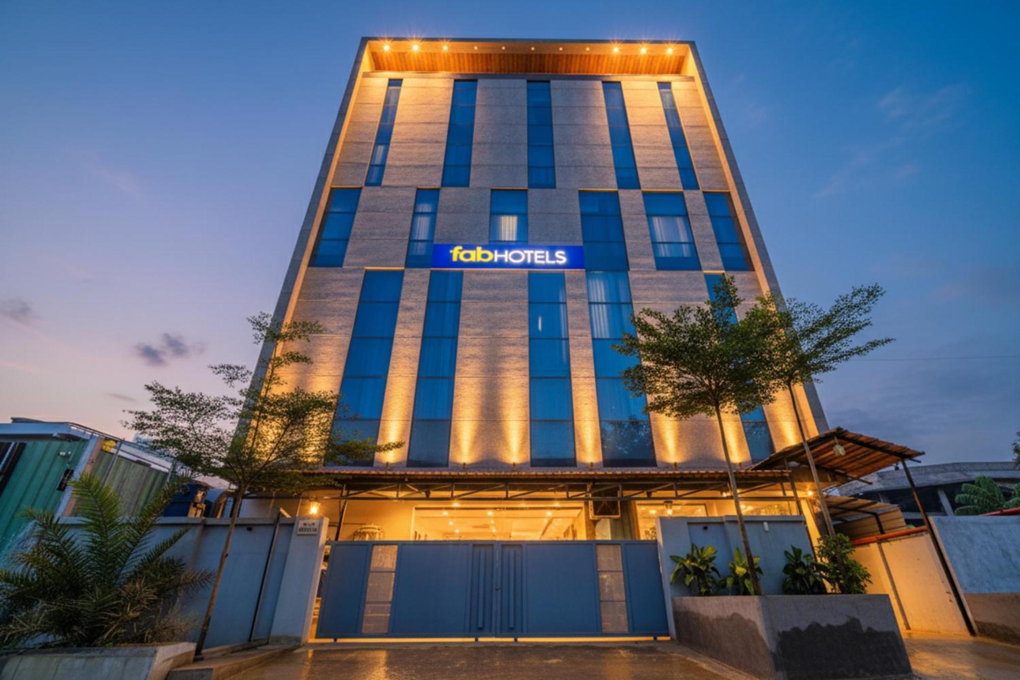 Where to Stay Near HITECH City: 4 FabHotels Worth Booking