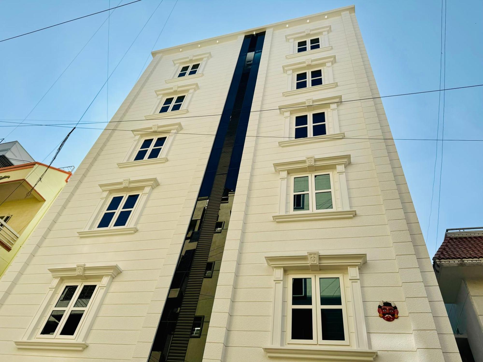 15 Family Hotels Near Commercial Street That Deliver