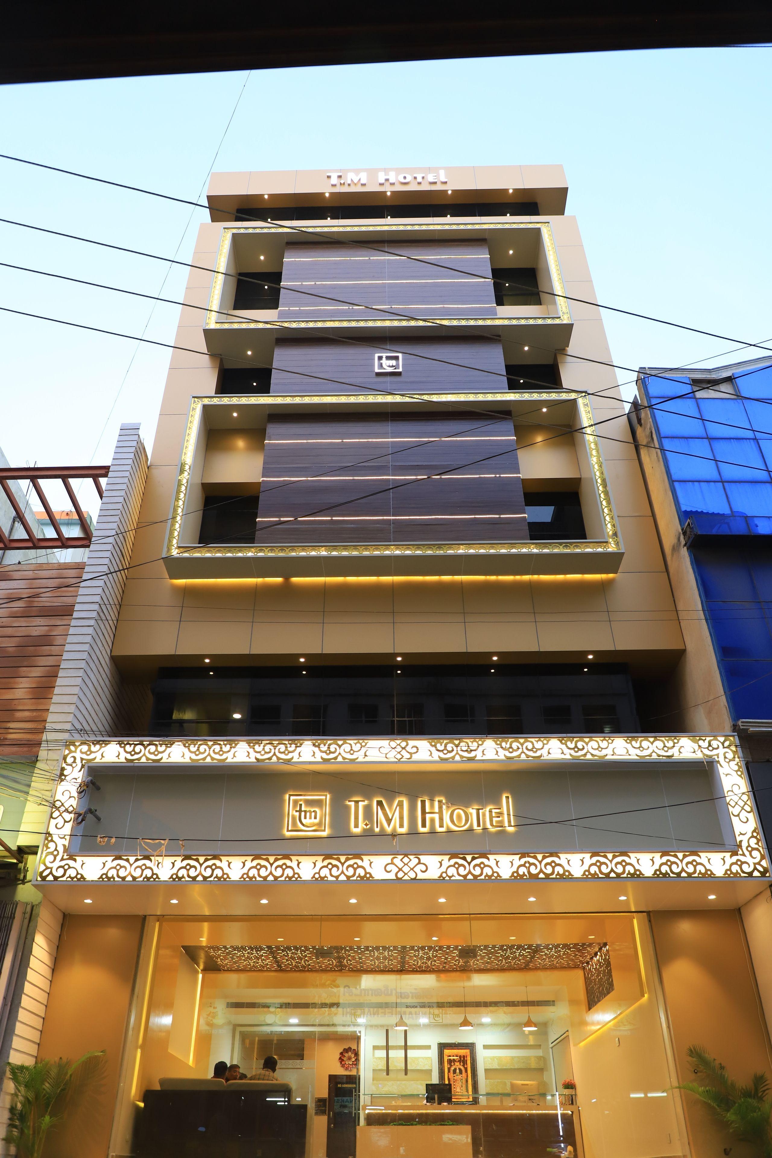 4 Hotels Near Tirumalai Nayakkar Palace for Easy Madurai Access