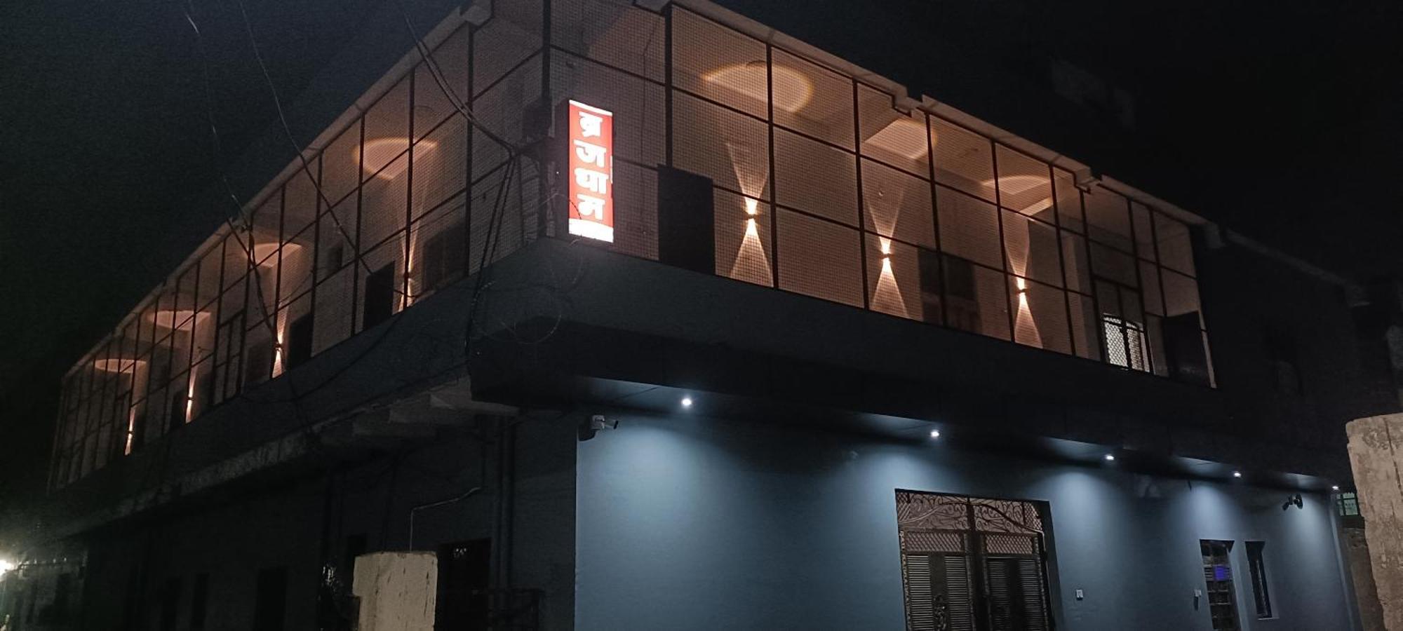 Staying Near Chhatikara: 7 Vrindavan Hotels Compared