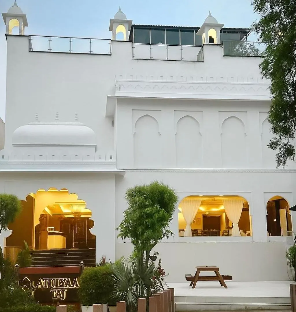 4 Top-Rated 4-Star Hotels in Taj Ganj Worth Booking