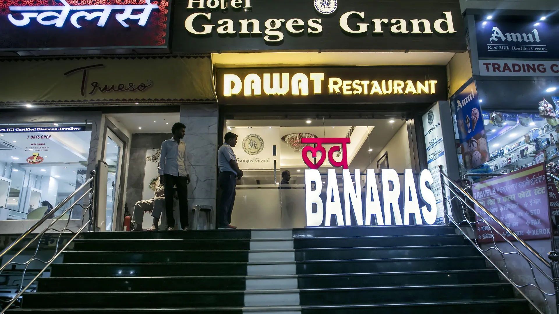 8 Best 3-Star Hotels Near Kedar Ghat for Ghat Access