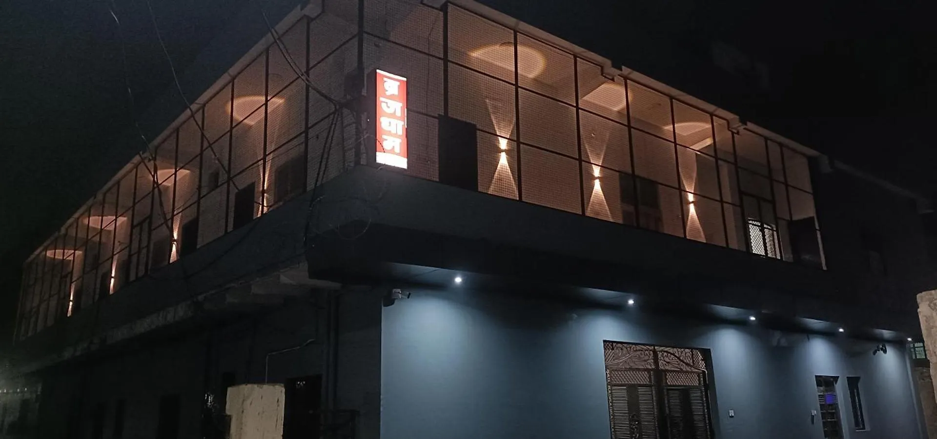 Staying Near Chhatikara: 7 Vrindavan Hotels Compared