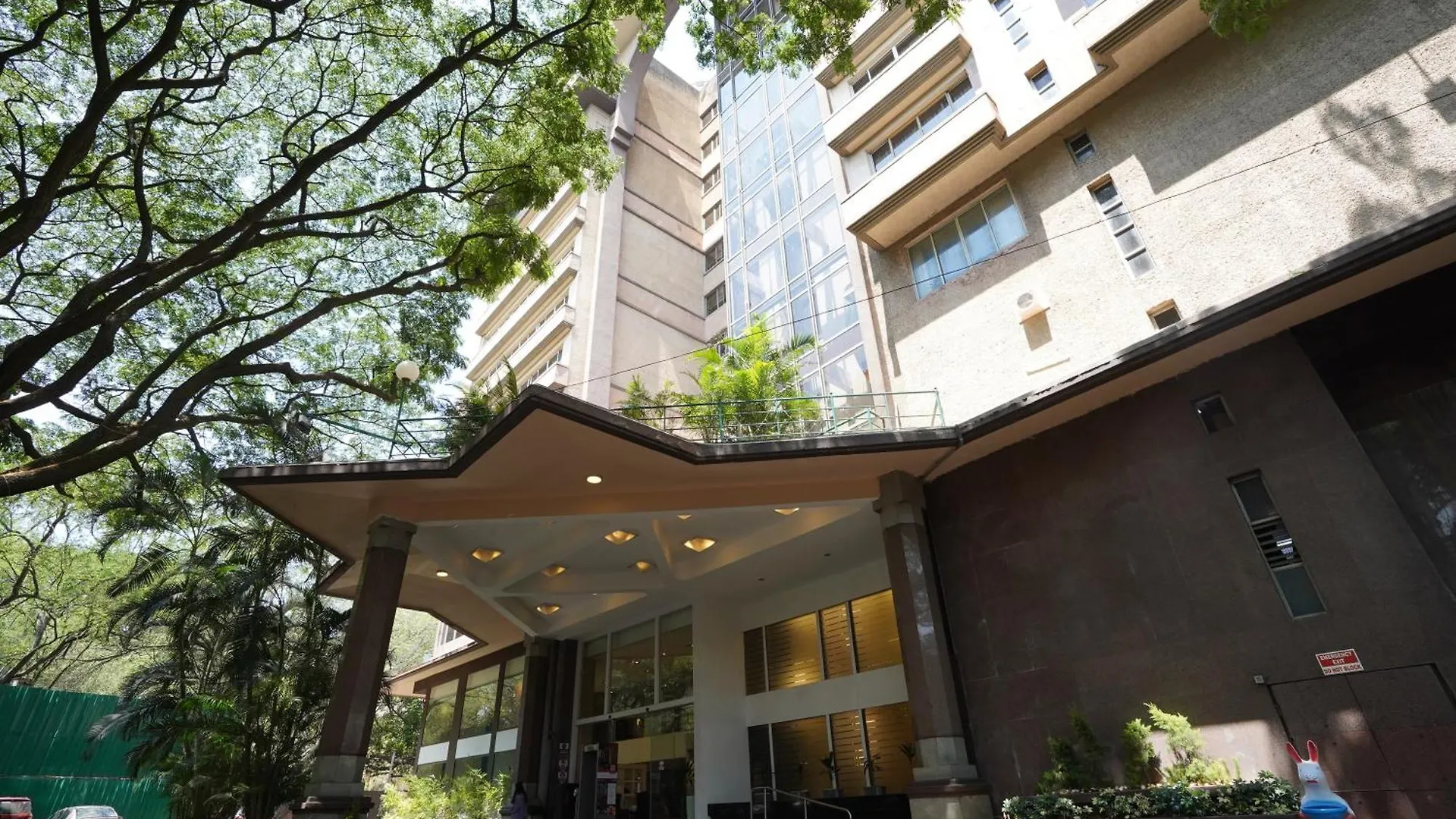 Staying in MG Road: 5 Spa Hotels Compared