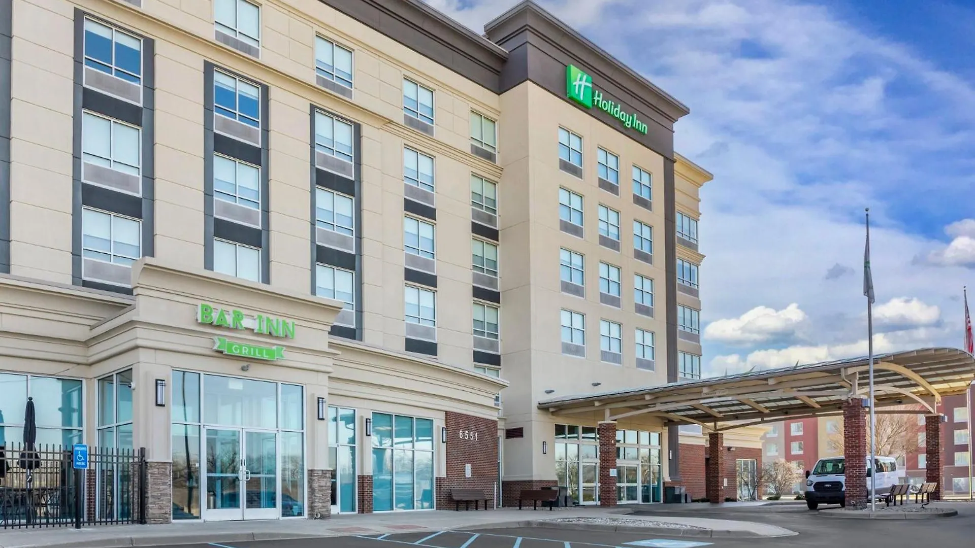 Where to Stay Near Colonel Sanders Museum: 5 Airport Hotels in Louisville