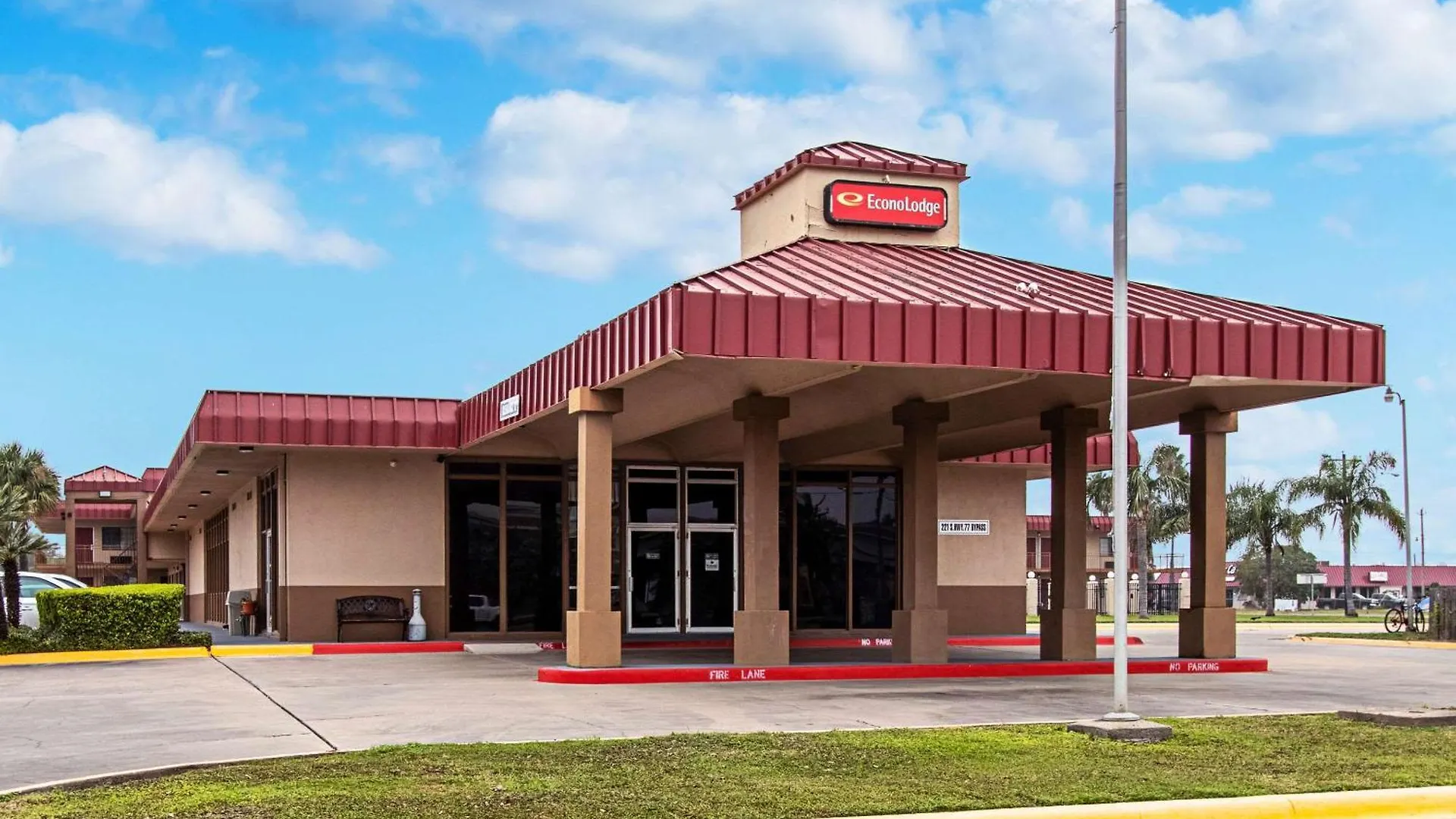 Where to Stay Alone: 7 Solo Traveller Hotels in Texas Gulf Coast