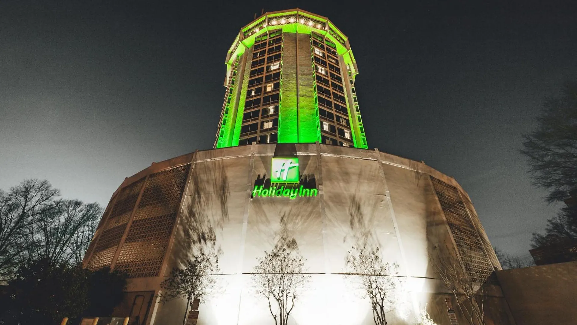 5 Business Hotels Near Adventure Landing Raleigh to Book Now