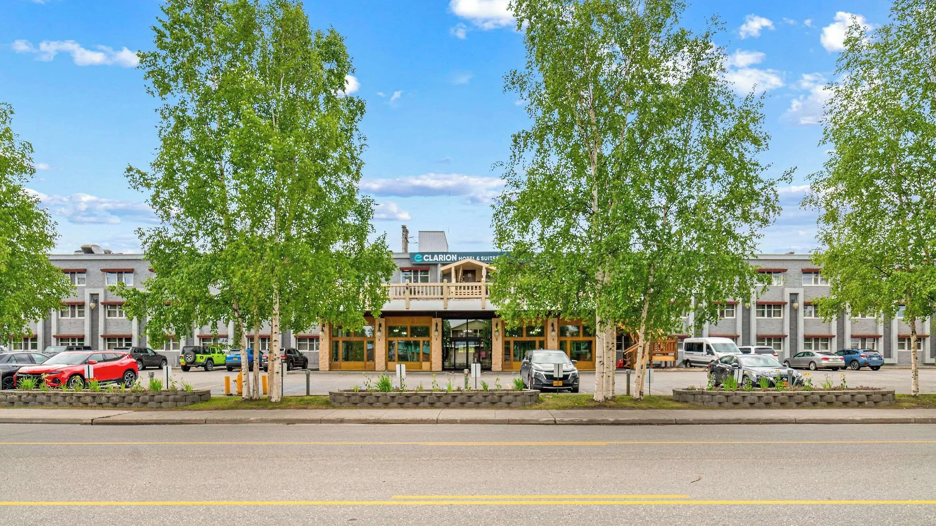 5 Budget Hotels Near Fort Wainwright Base That Deliver