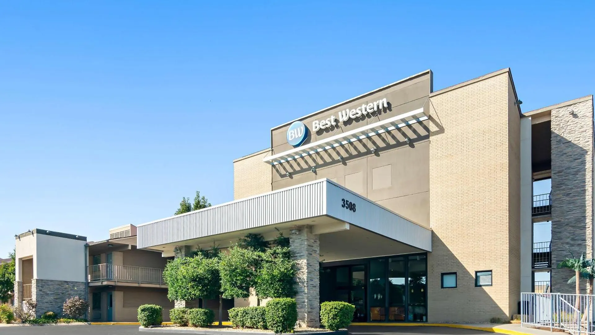4 Golf Hotels Near Joplin Memorial Hall Worth Booking