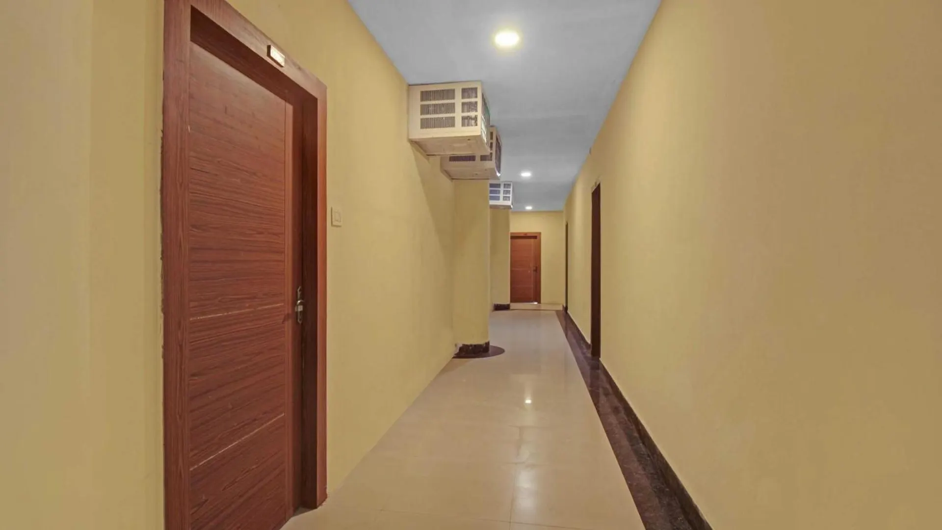 Where to Stay Near Indian Statistical Institute: 4 Airport Hotels