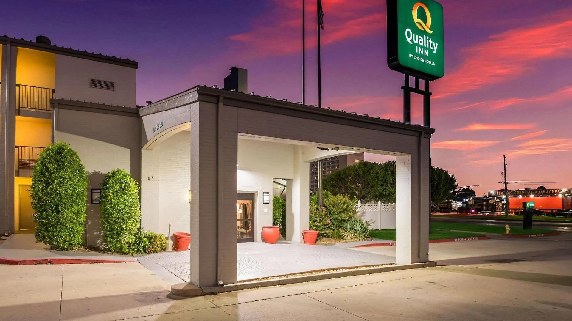 Staying Near Lorton Dale Park: 4 Business Hotels Compared