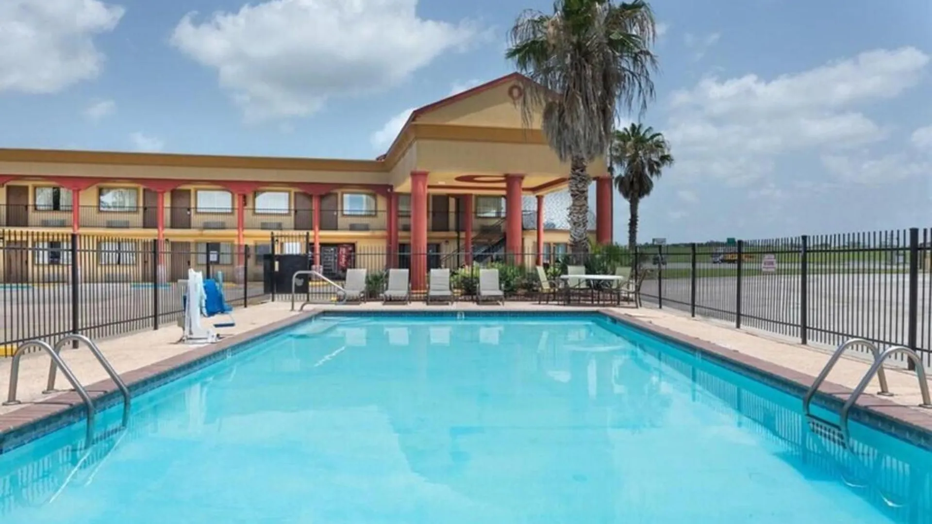 5 Smart Motel 6 Stays in Acadiana Worth Booking