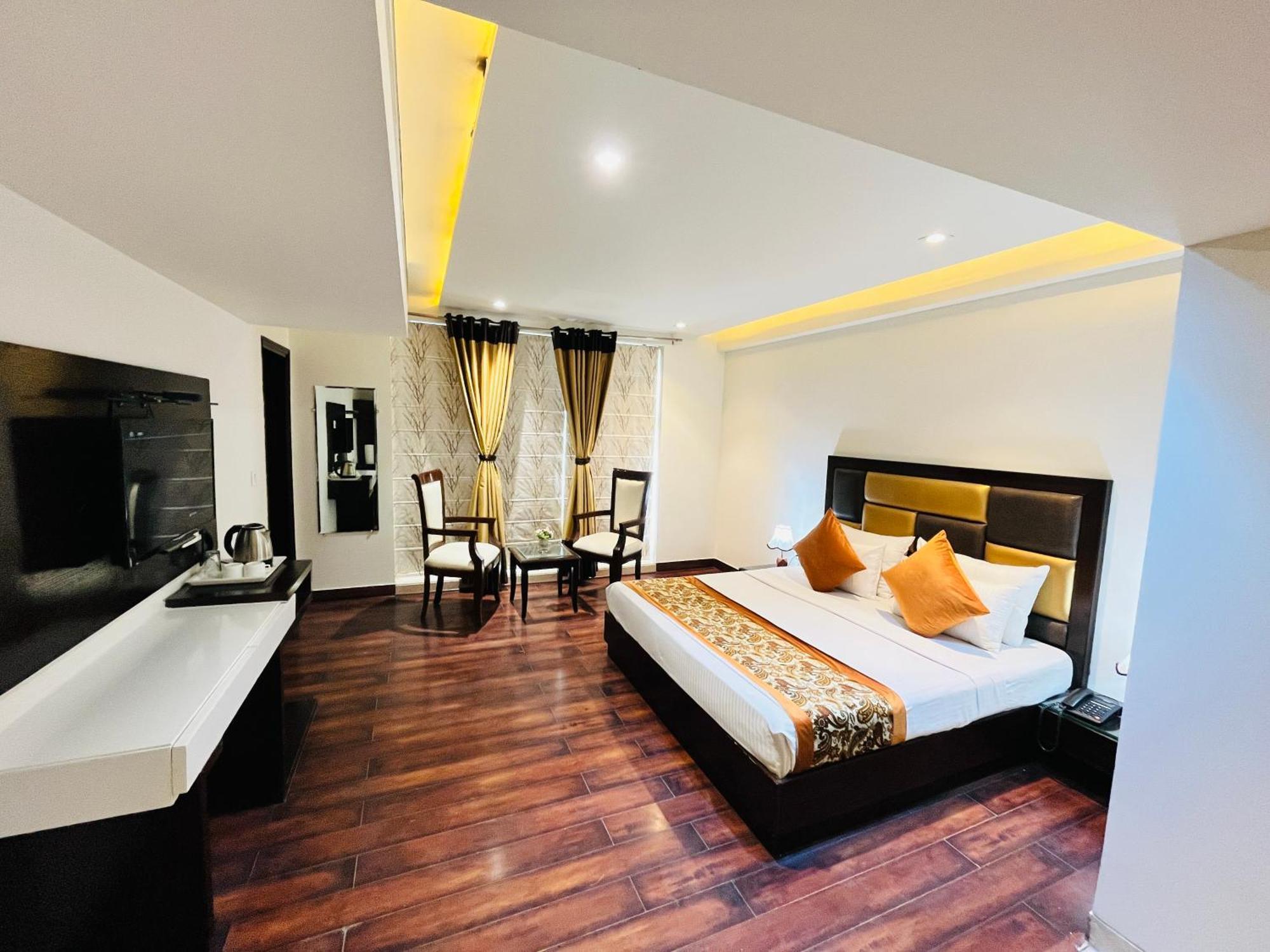 Where to Stay Near National Gallery of Modern Art: 11 Family Hotels