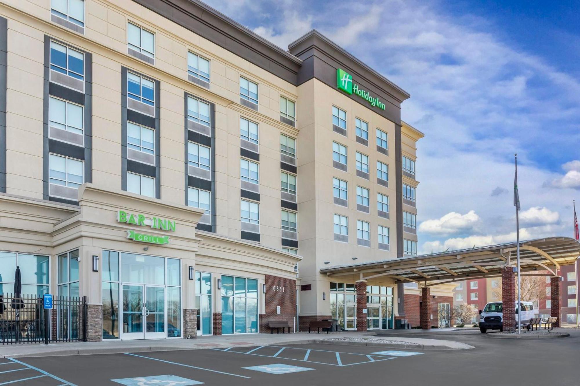 Where to Stay Near Colonel Sanders Museum: 5 Airport Hotels in Louisville