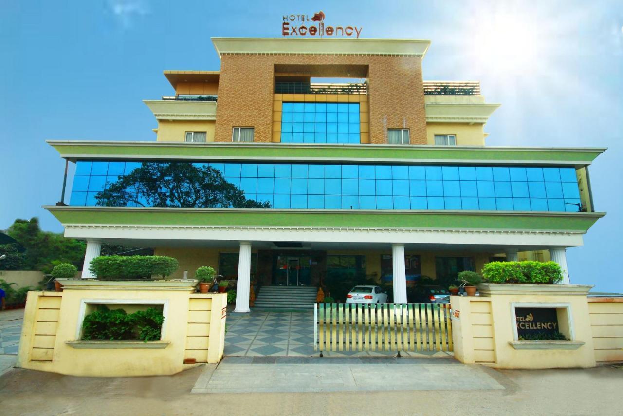 Where to Stay Near Biju Patnaik Airport: 4 Best 3-Star Hotels