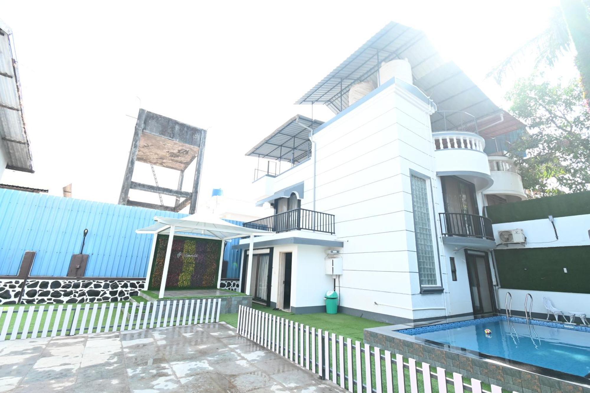 Staying in Maharashtra: 15 Villa Hotels Compared