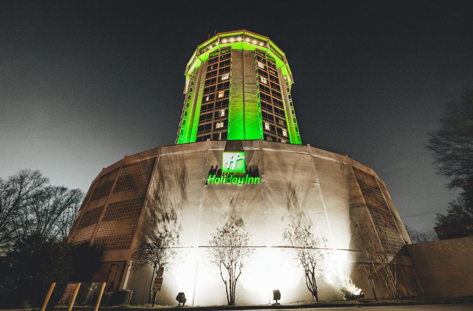 5 Business Hotels Near Adventure Landing Raleigh to Book Now