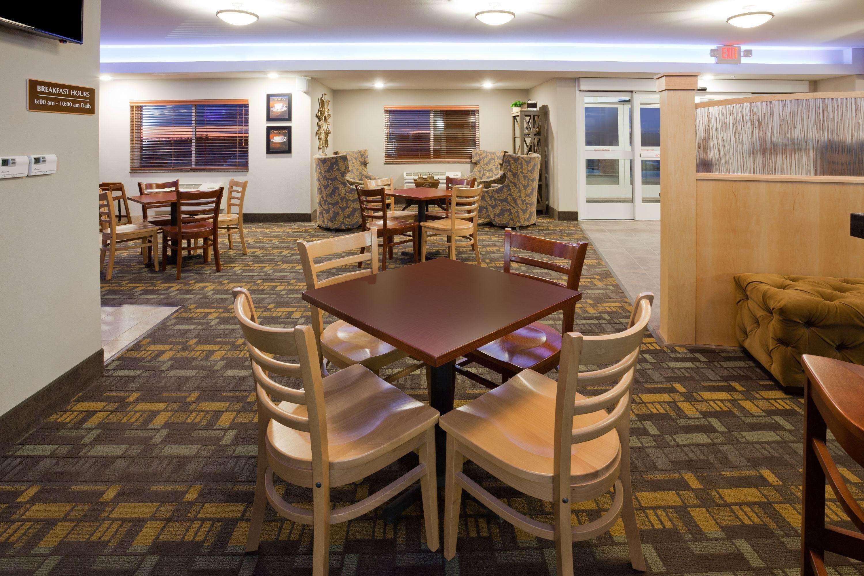 15 Top-Rated Hotels for Location Across the Midwest