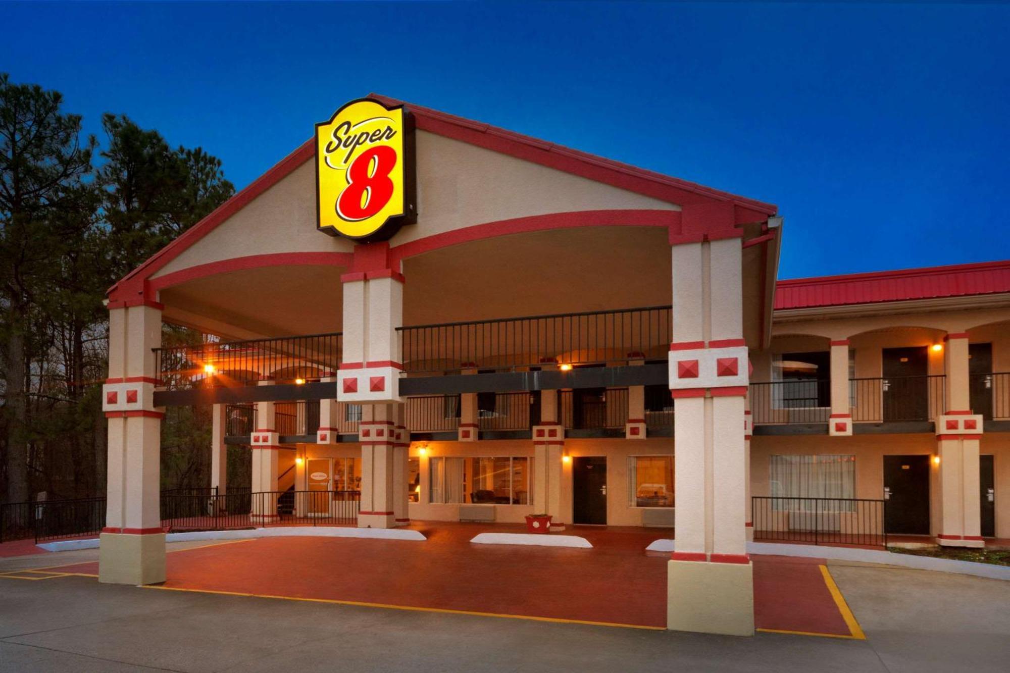Where to Stay Near Hapeville Rec Dept: 8 Airport Hotels Ranked
