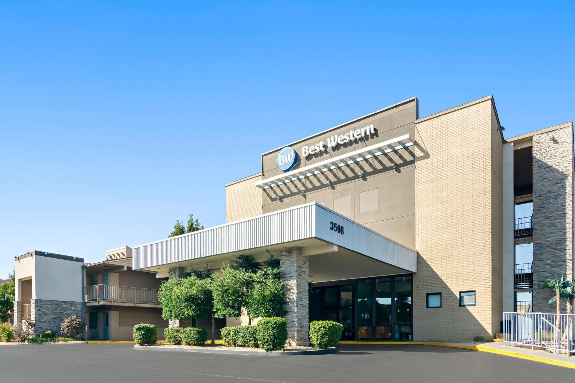 4 Golf Hotels Near Joplin Memorial Hall Worth Booking