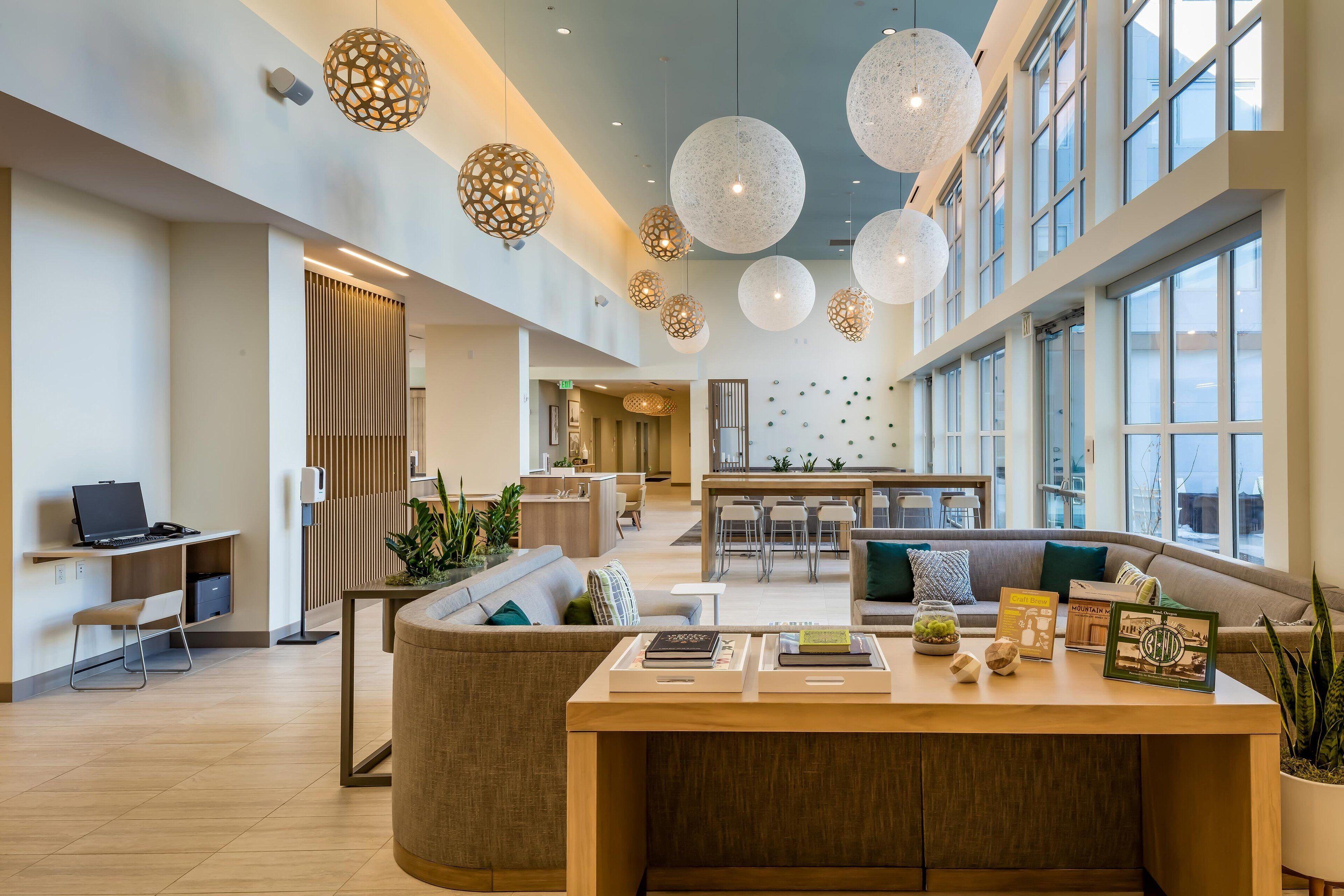 4 Family Hotels Near Hollinshead Park Worth Booking in Bend