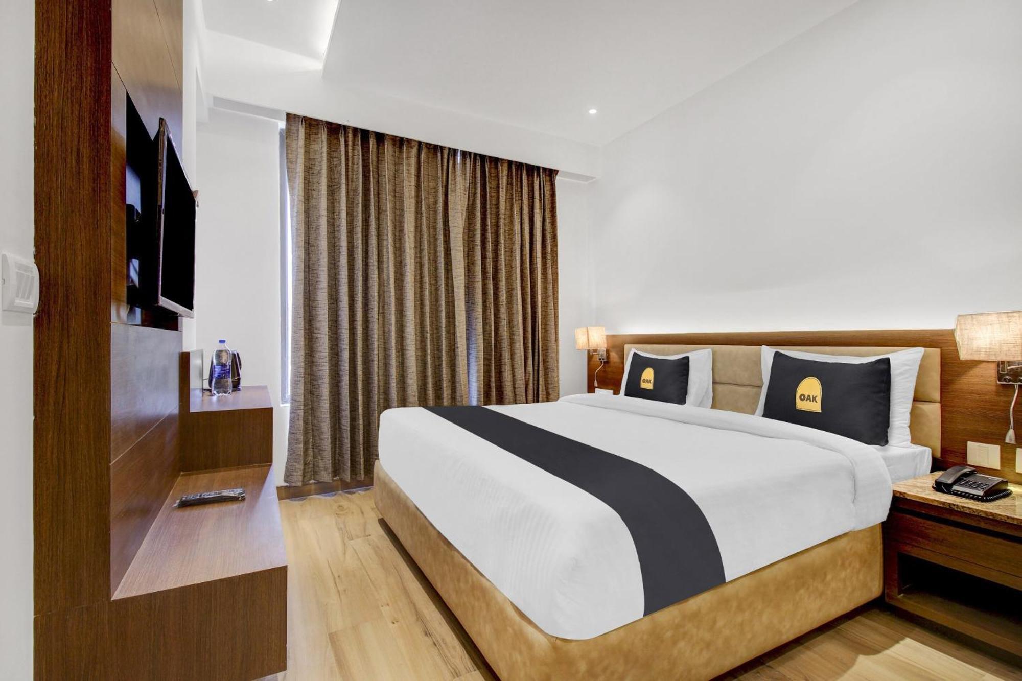 4 OYO Rooms Hotels Close to Fun Republic Mall Lucknow