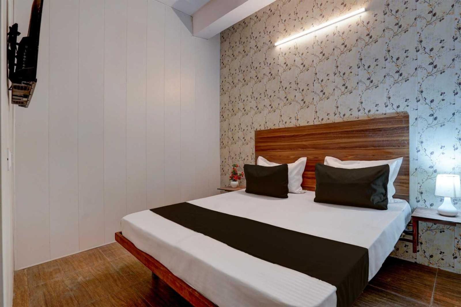 4 Budget Hotels Close to Karol Bagh Market, New Delhi