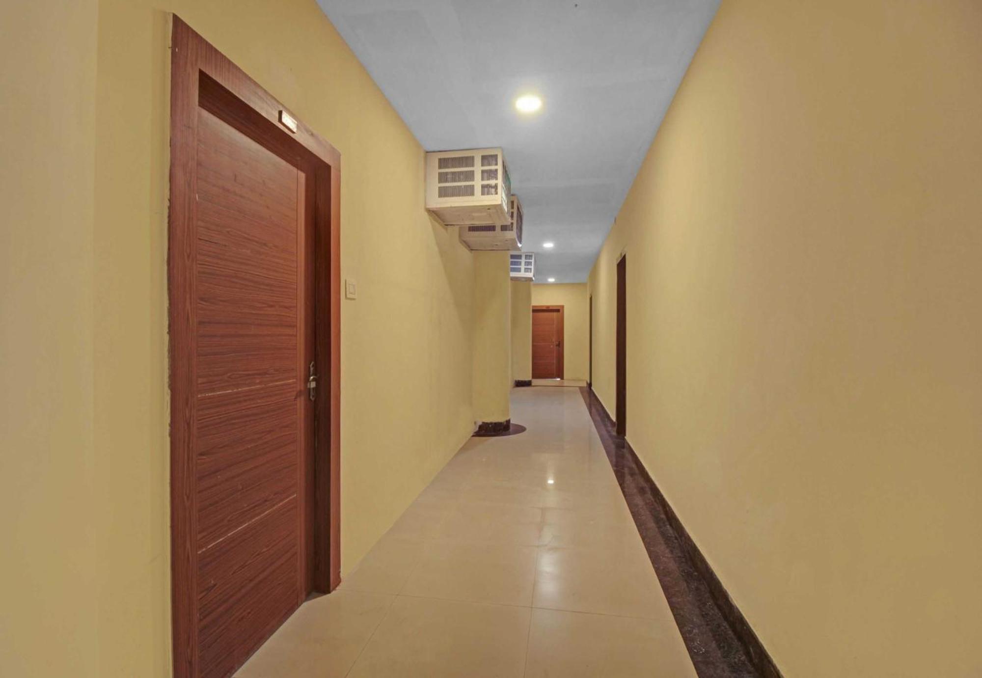 Where to Stay Near Indian Statistical Institute: 4 Airport Hotels