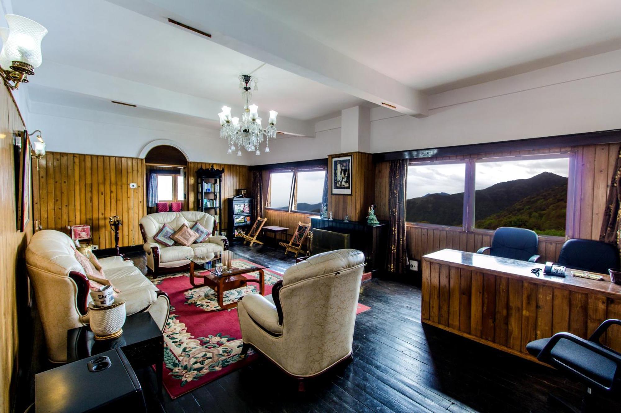 4 Central Hotels Near Tiger Hill for Easy Darjeeling Access