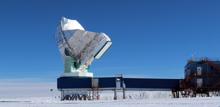 <strong>The South Pole Telescope</strong> is located at the Amundsen-Scott South Pole Station Antarctica, the most extreme location of the eight telescopes in the Event Horizon Telescope Array. Courtesy Junhan Kim, University of Arizona.